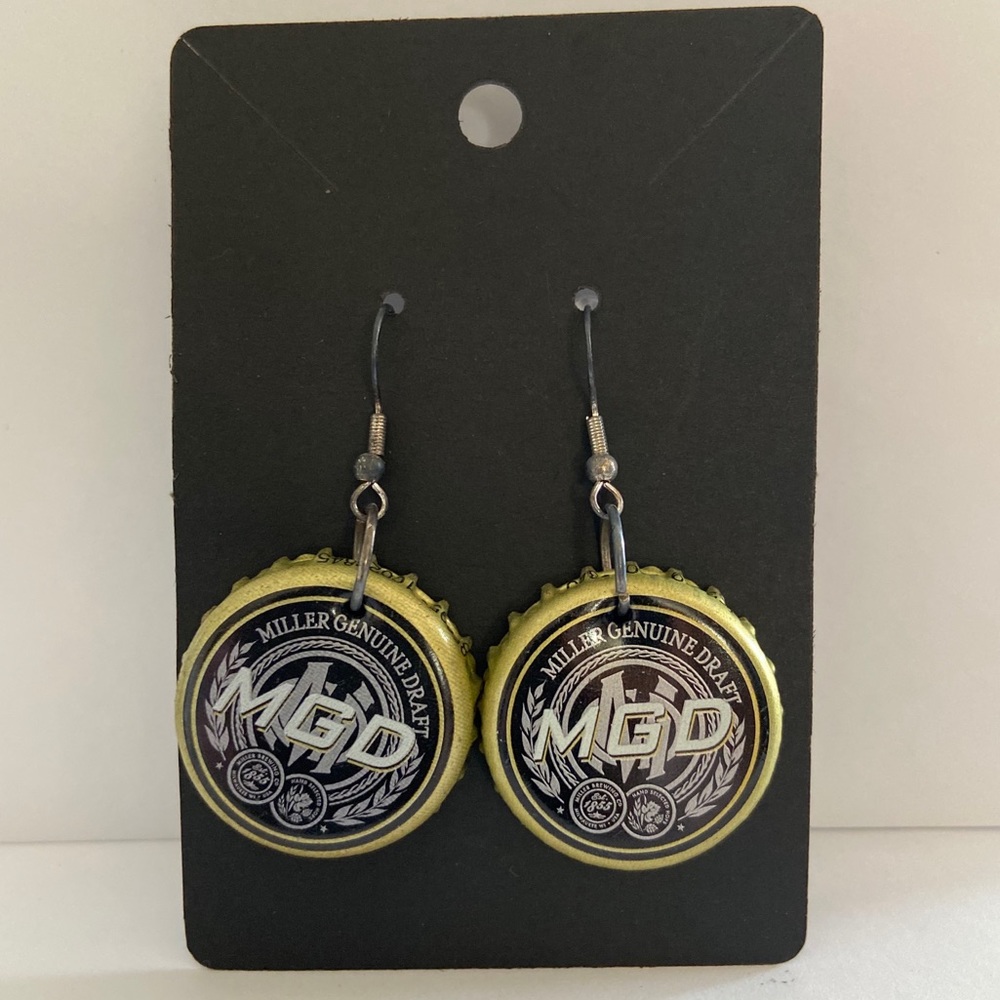 MGD Miller genuine draft dangle.